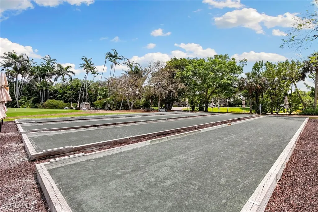 105 Clubhouse Lane Naples FL 34105