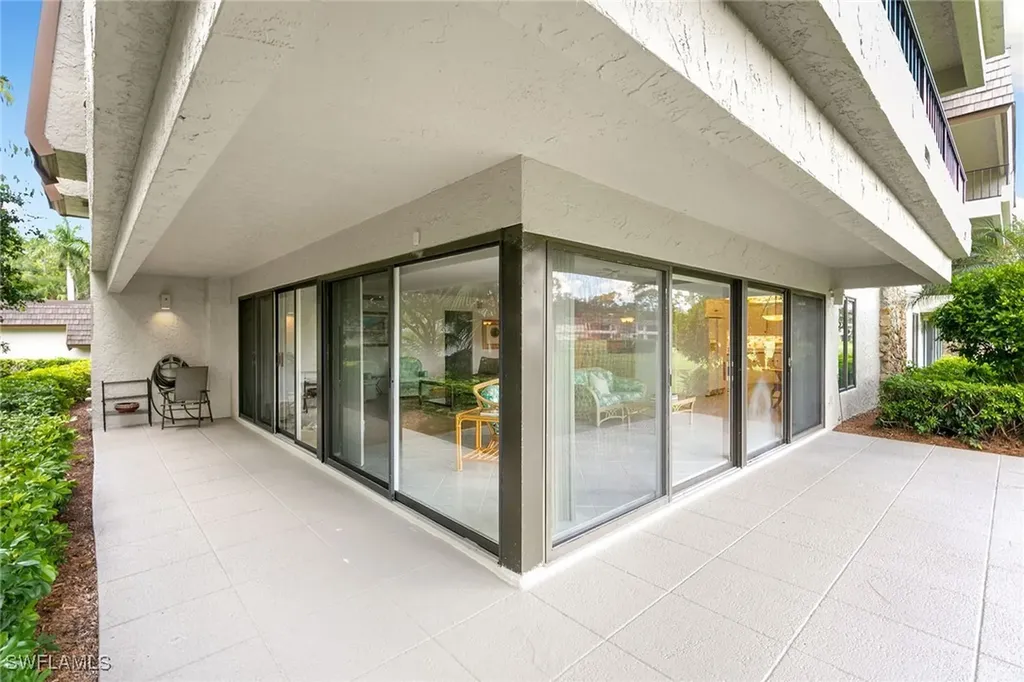 105 Clubhouse Lane Naples FL 34105