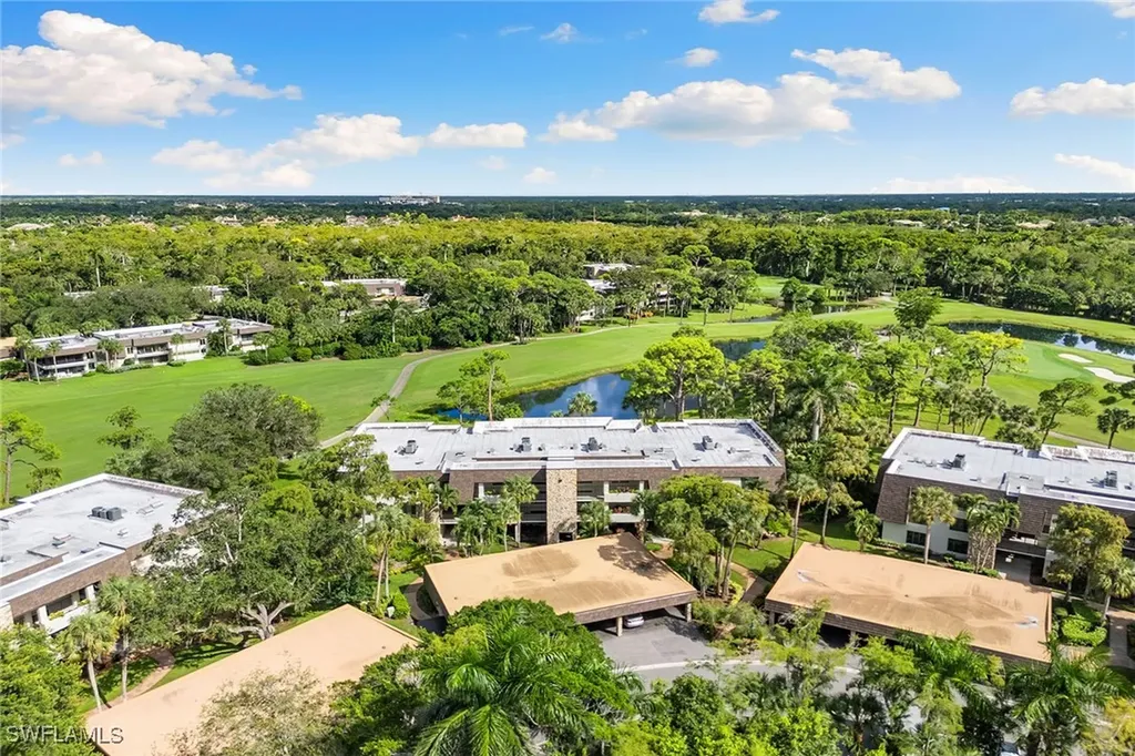 105 Clubhouse Lane Naples FL 34105