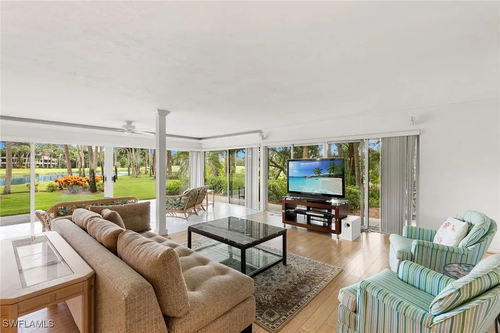 105 Clubhouse Lane Naples FL 34105