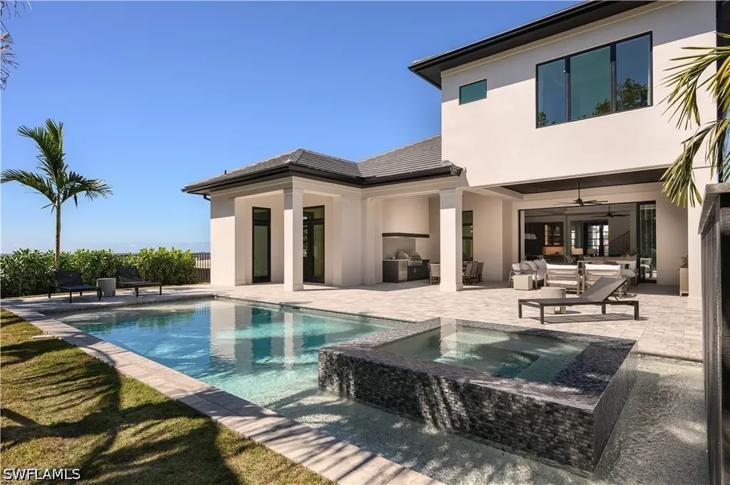 6642 Palisades Avenue Naples FL 34109