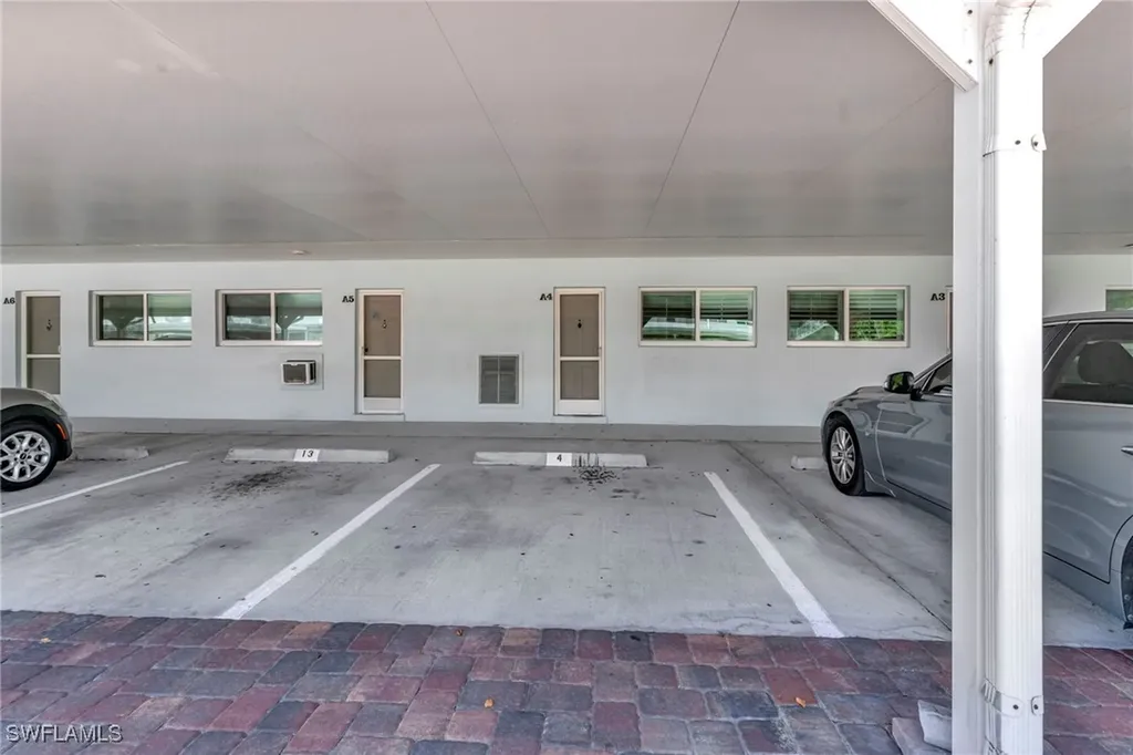 421 12th Avenue S Naples FL 34102