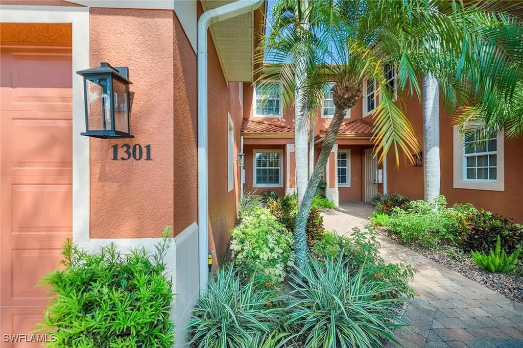 6433 Legacy Circle Naples FL 34113