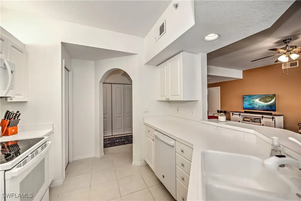 343 Dover Place Naples FL 34104