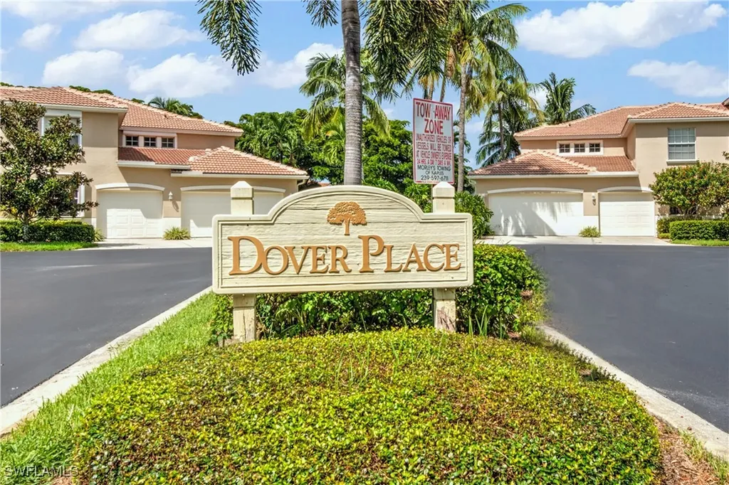 343 Dover Place Naples FL 34104