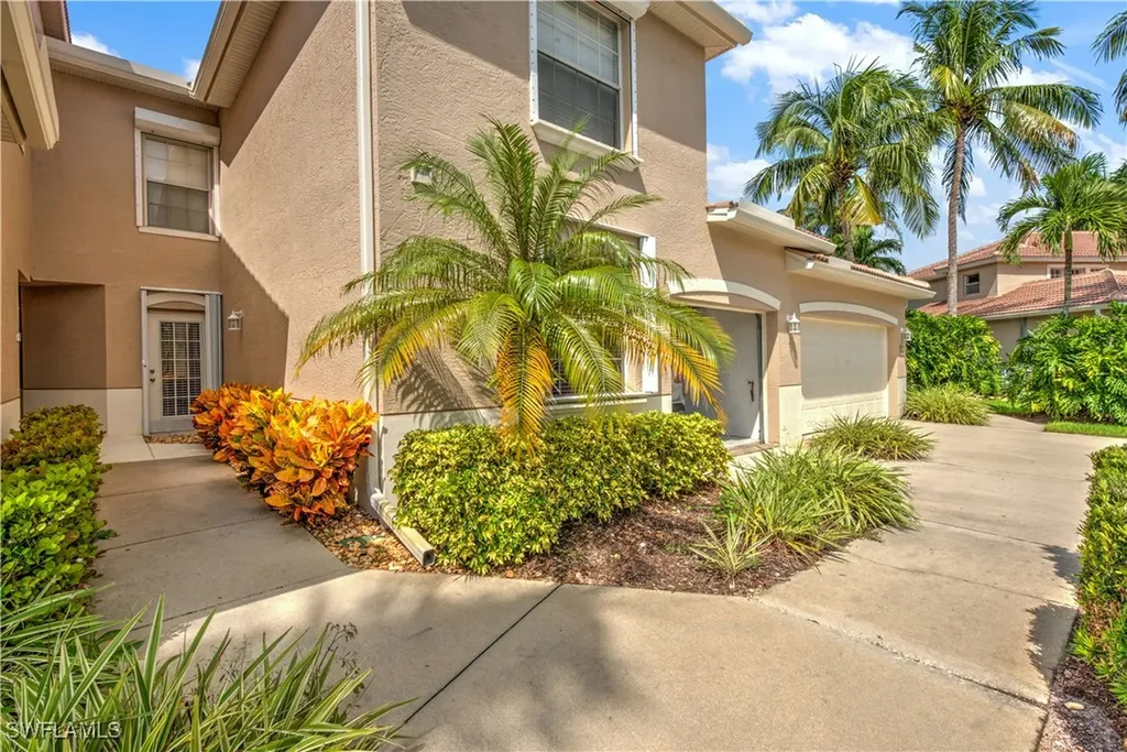 343 Dover Place Naples FL 34104