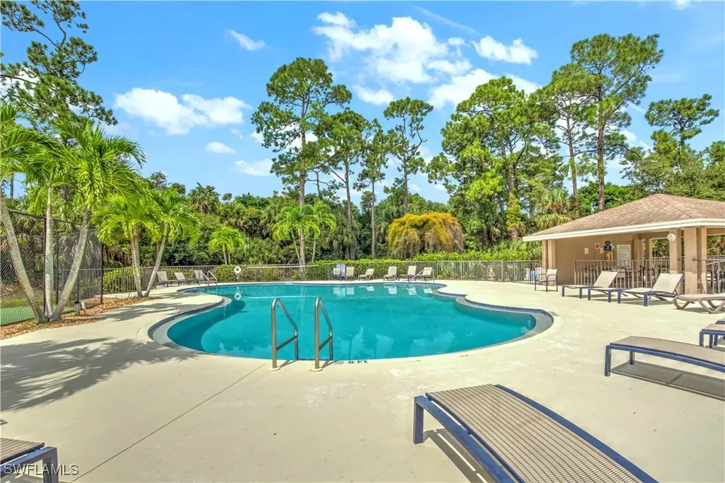 343 Dover Place Naples FL 34104