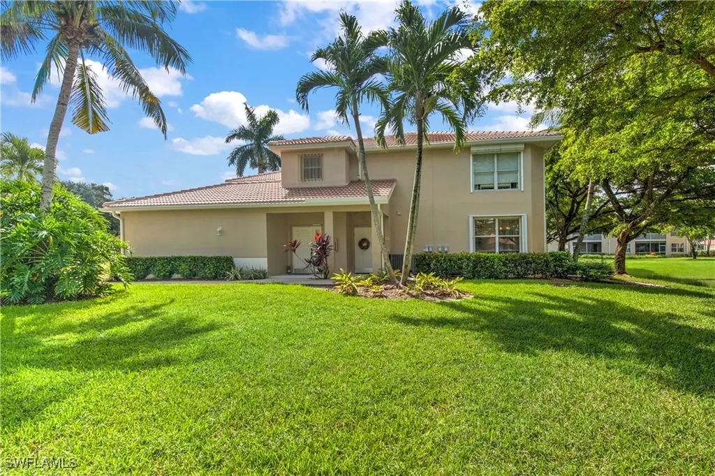 343 Dover Place Naples FL 34104