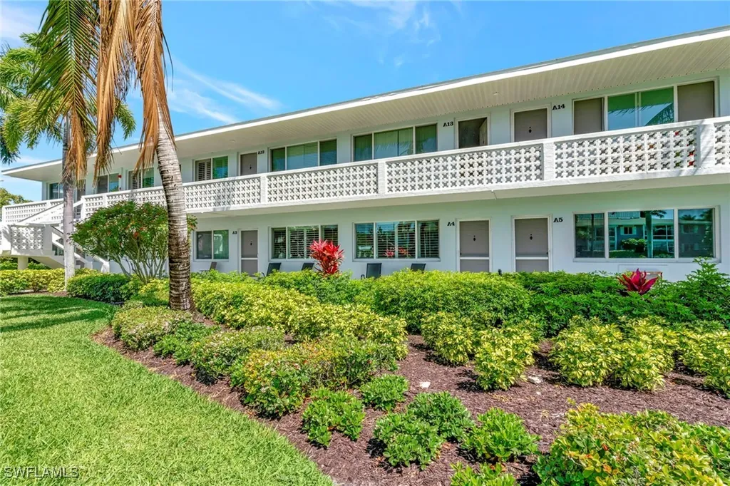 421 12th Avenue S Naples FL 34102