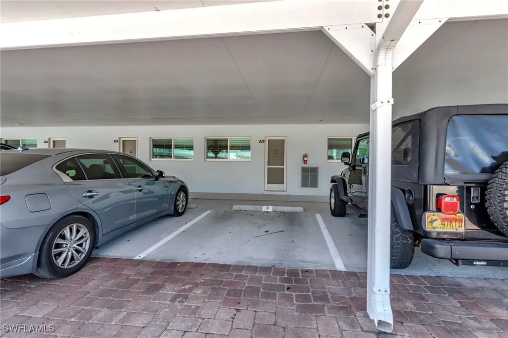 421 12th Avenue S Naples FL 34102