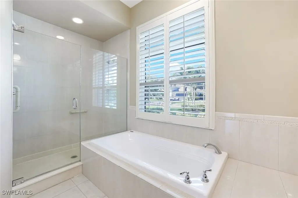 2032 Castle Garden Lane Naples FL 34110