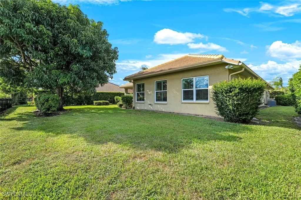 2032 Castle Garden Lane Naples FL 34110