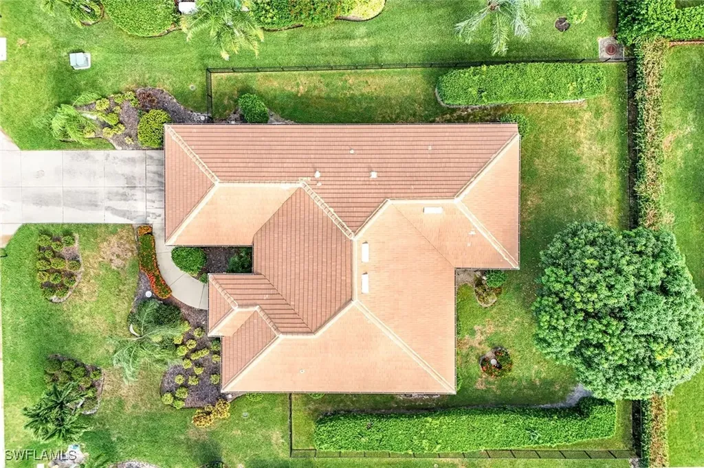 2032 Castle Garden Lane Naples FL 34110