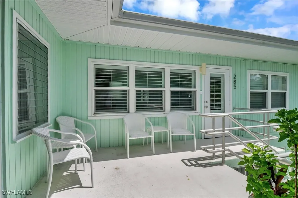 285 8th Avenue S Naples FL 34102