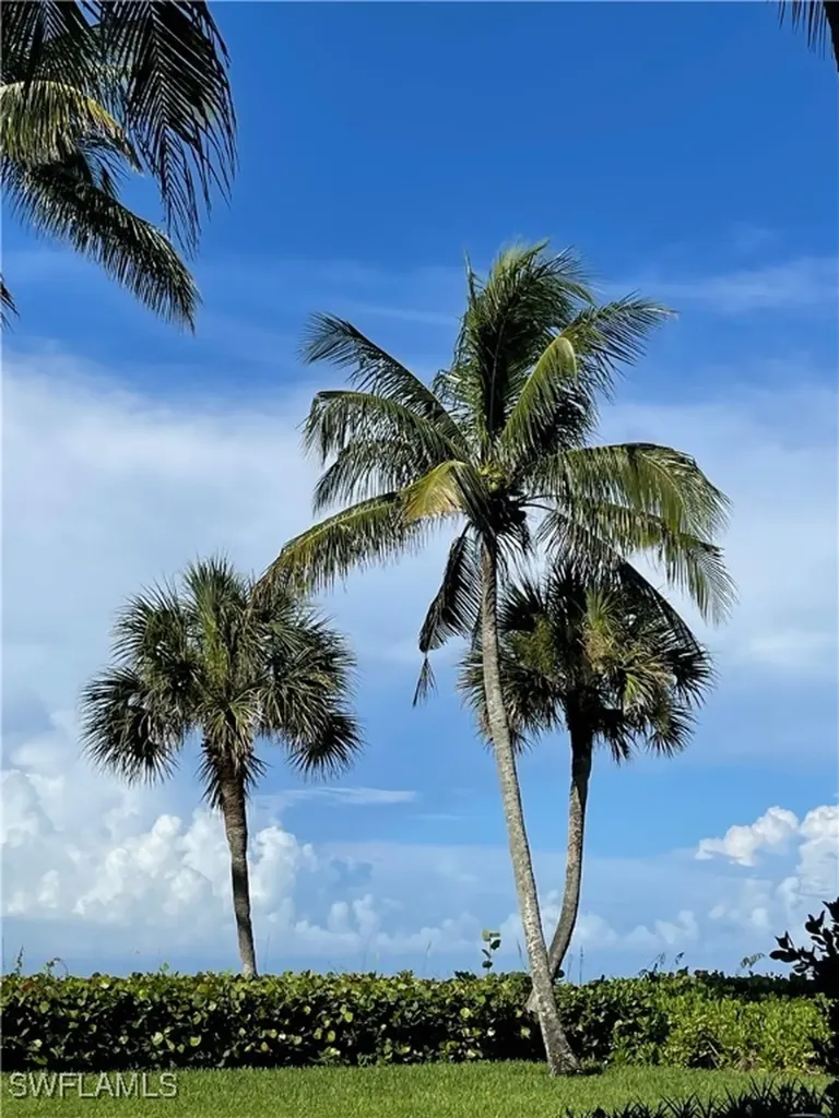 10525 Gulf Shore Drive Naples FL 34108