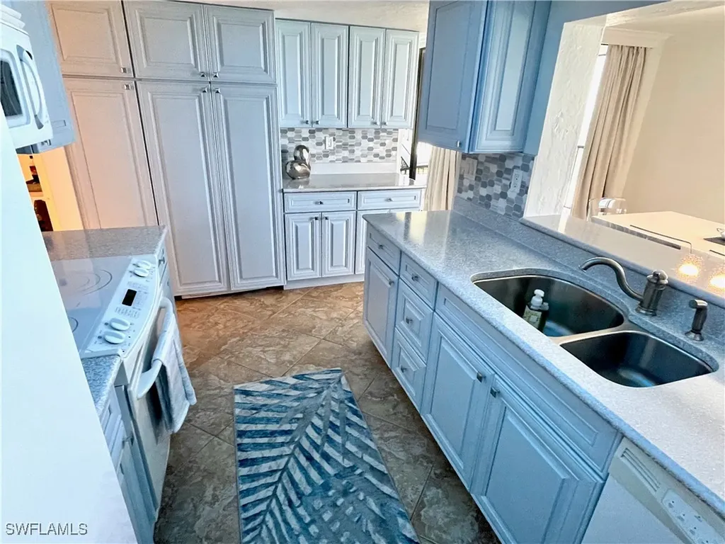 10525 Gulf Shore Drive Naples FL 34108