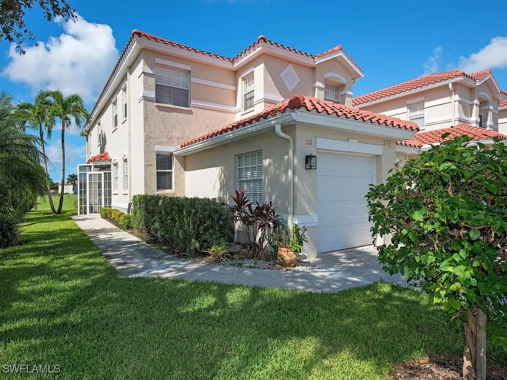 975 Eastham Way Naples FL 34104