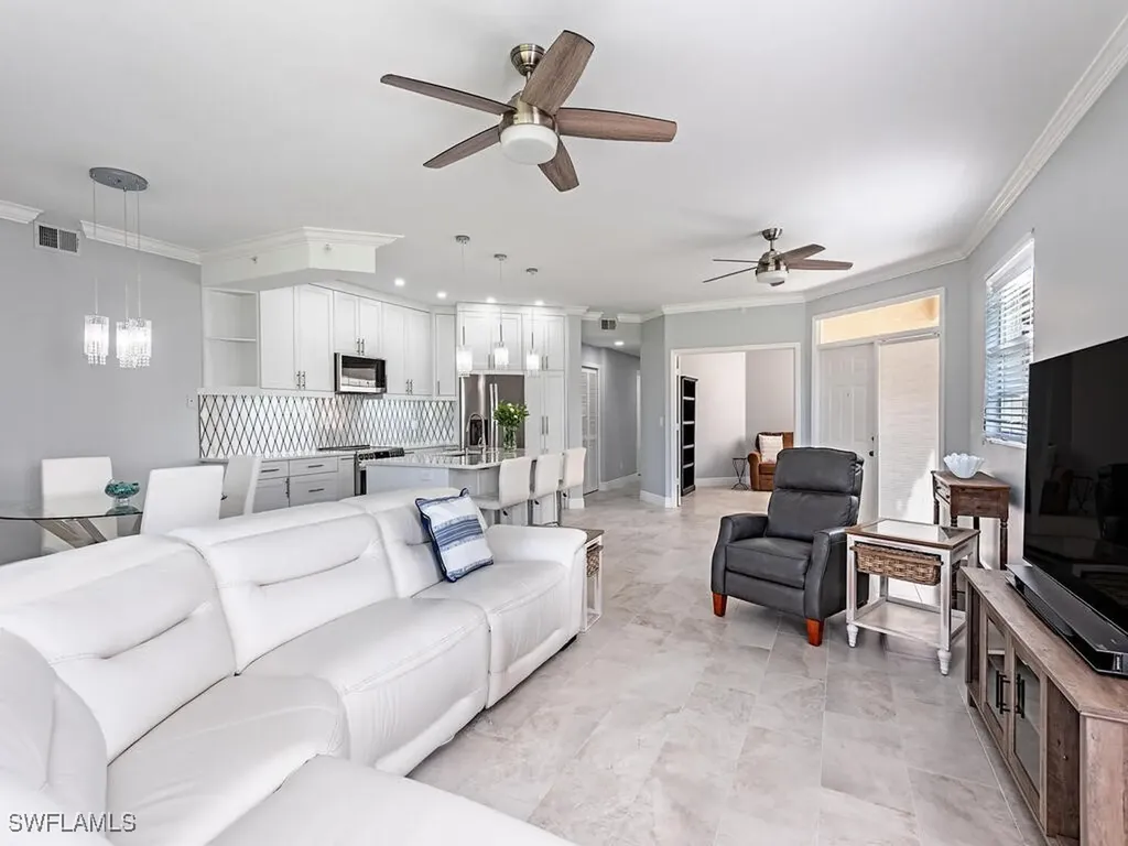 975 Eastham Way Naples FL 34104