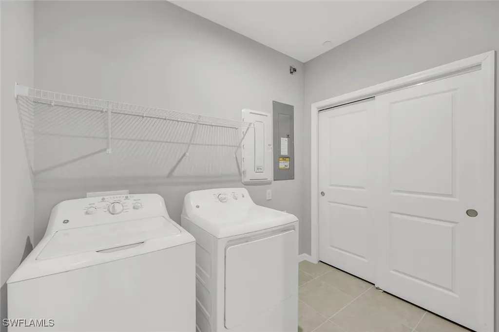 9393 Pocida Court Naples FL 34119