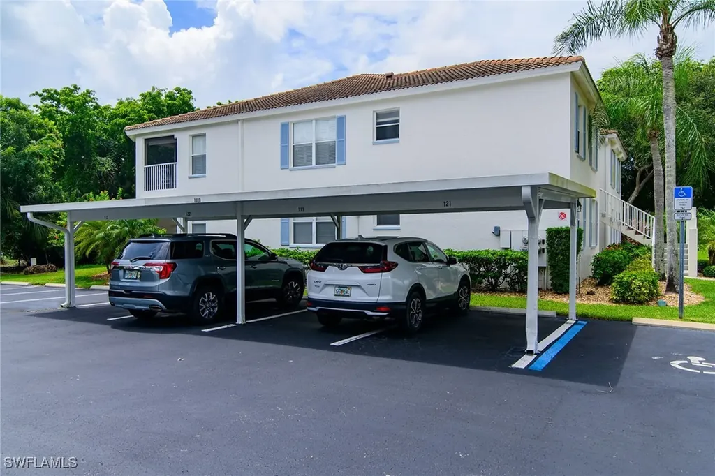 1000 Mainsail Drive S Naples FL 34114