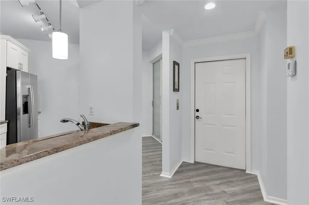 1000 Mainsail Drive S Naples FL 34114