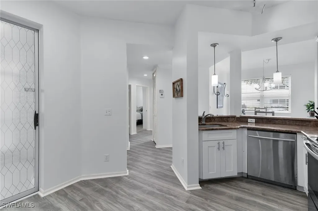 1000 Mainsail Drive S Naples FL 34114