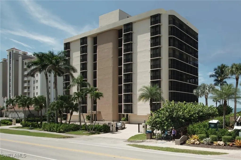 9653 Gulf Shore Drive Naples FL 34108