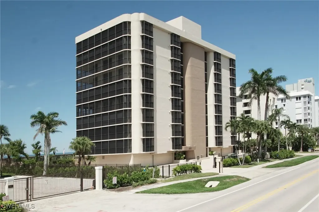 9653 Gulf Shore Drive Naples FL 34108