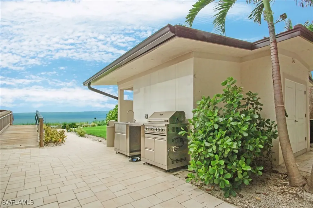 9653 Gulf Shore Drive Naples FL 34108