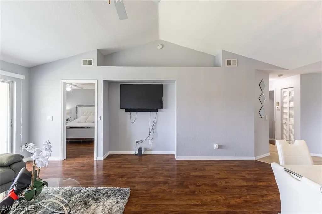 420 Belina Drive Naples FL 34104