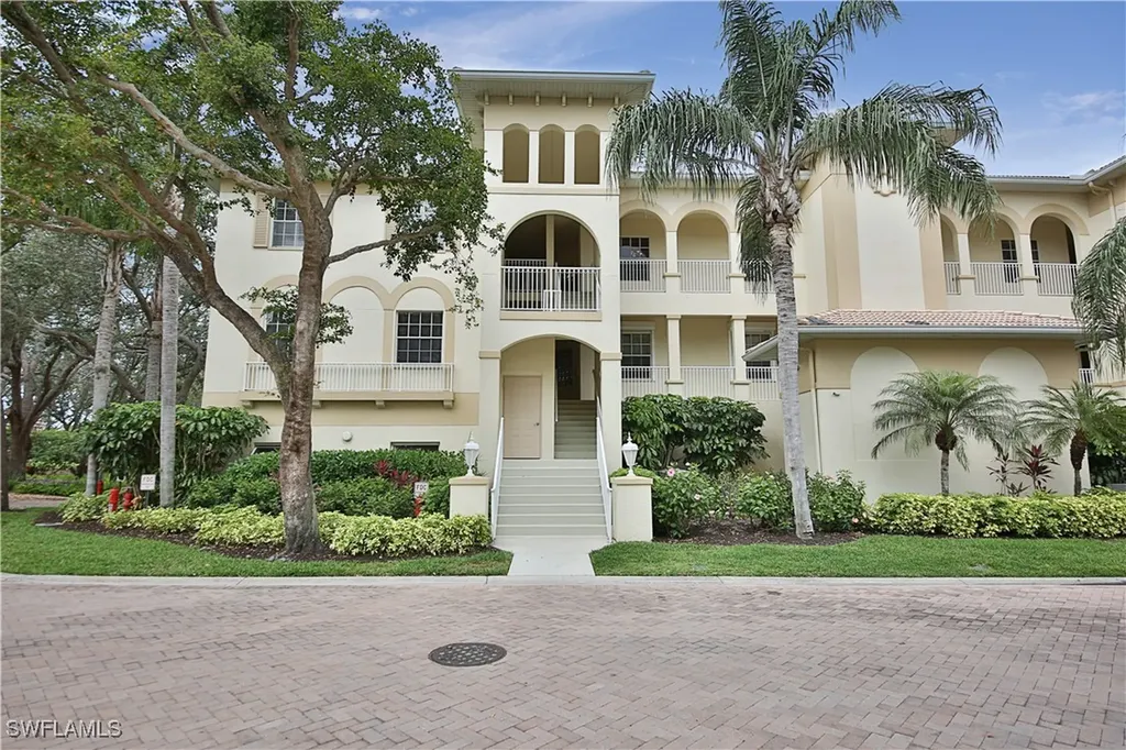 837 Sailaway Lane Naples FL 34108