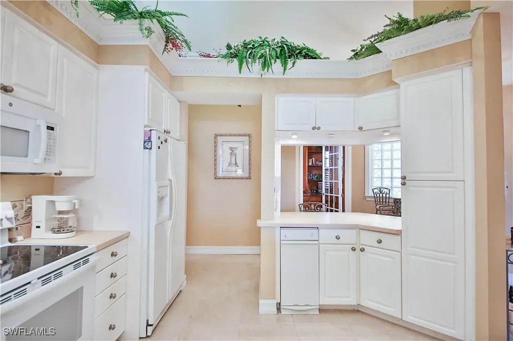 837 Sailaway Lane Naples FL 34108