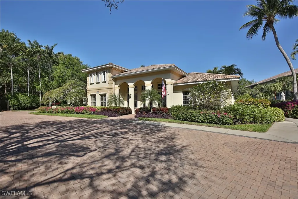 837 Sailaway Lane Naples FL 34108