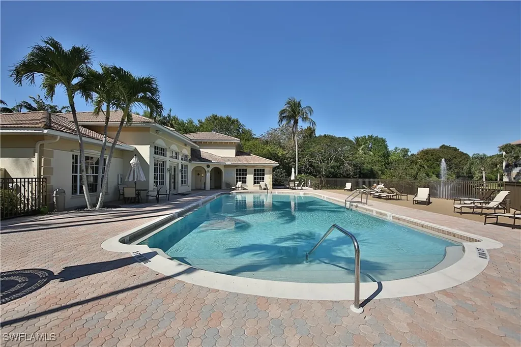 837 Sailaway Lane Naples FL 34108