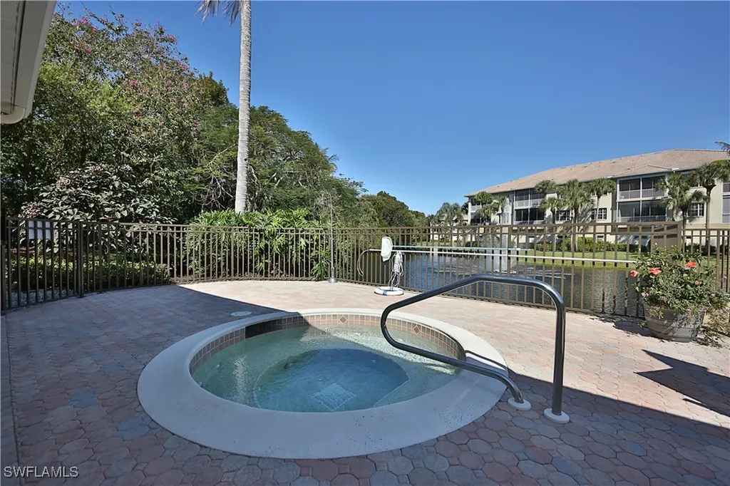 837 Sailaway Lane Naples FL 34108