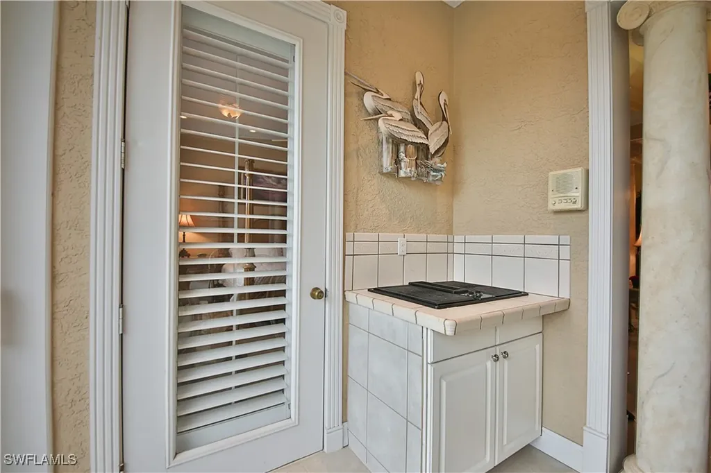 837 Sailaway Lane Naples FL 34108