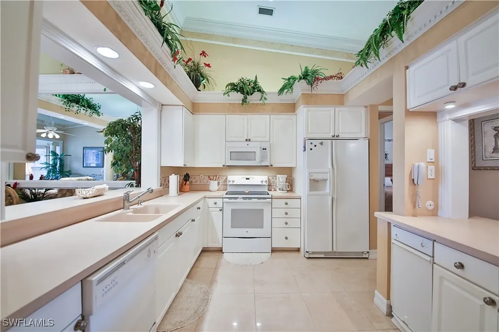837 Sailaway Lane Naples FL 34108