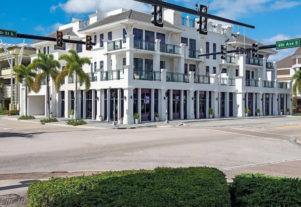 875 6th Avenue S Naples FL 34102