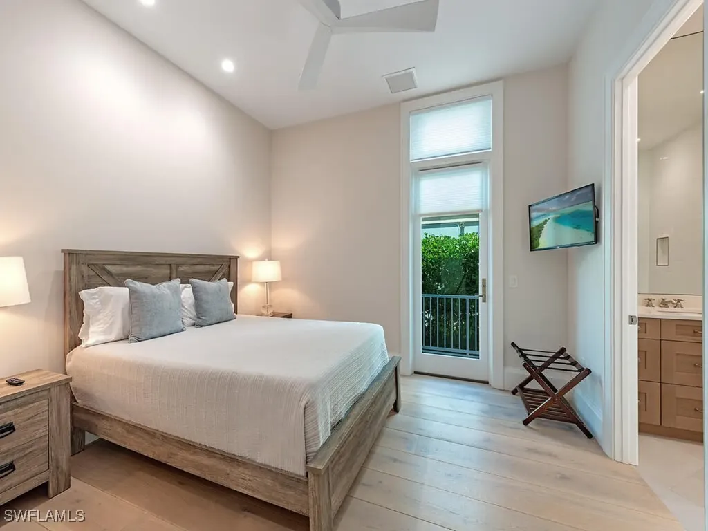 55 13th Avenue S Naples FL 34102