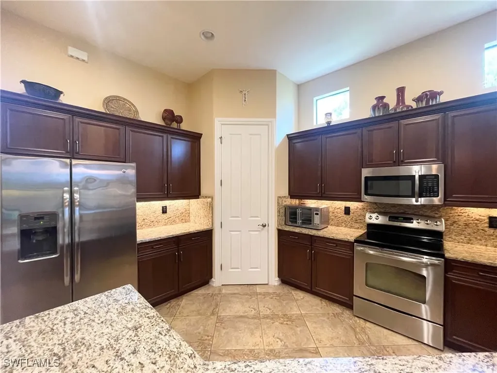 7302 Acorn Way Naples FL 34119