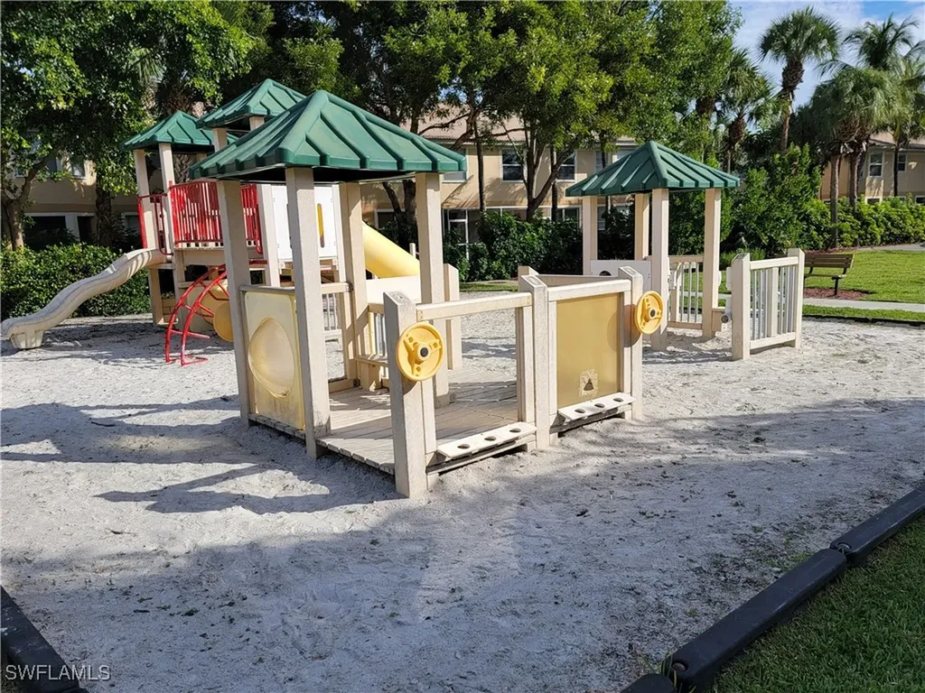 9802 Foxhall Way Estero FL 33928