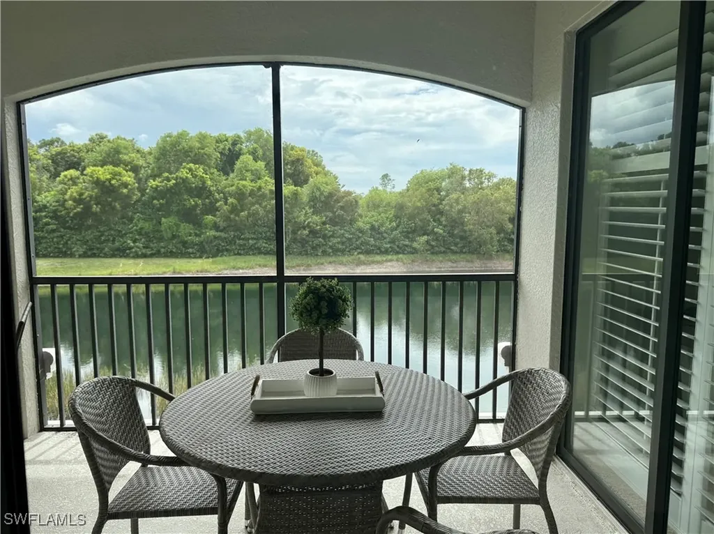 9498 Napoli Lane Naples FL 34113