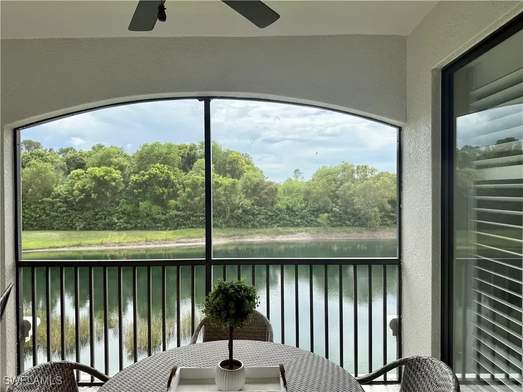 9498 Napoli Lane Naples FL 34113