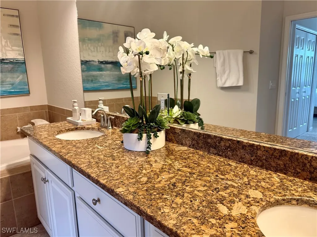 9498 Napoli Lane Naples FL 34113