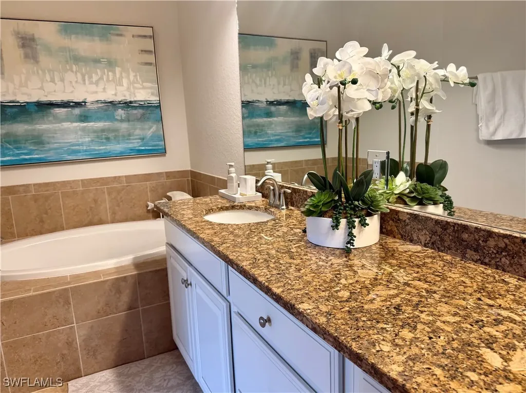 9498 Napoli Lane Naples FL 34113
