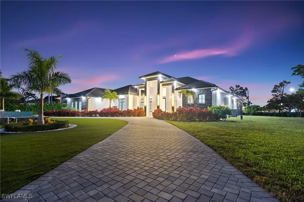 10 Caribbean Road Naples FL 34108