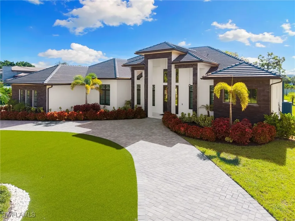 10 Caribbean Road Naples FL 34108