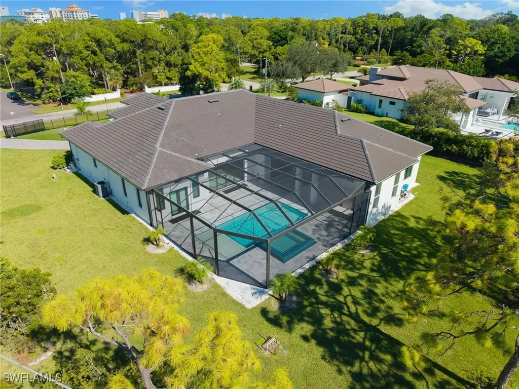 10 Caribbean Road Naples FL 34108