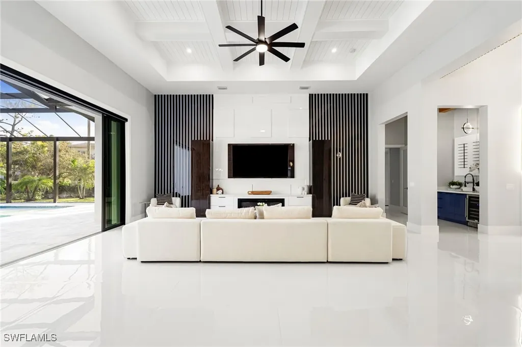10 Caribbean Road Naples FL 34108