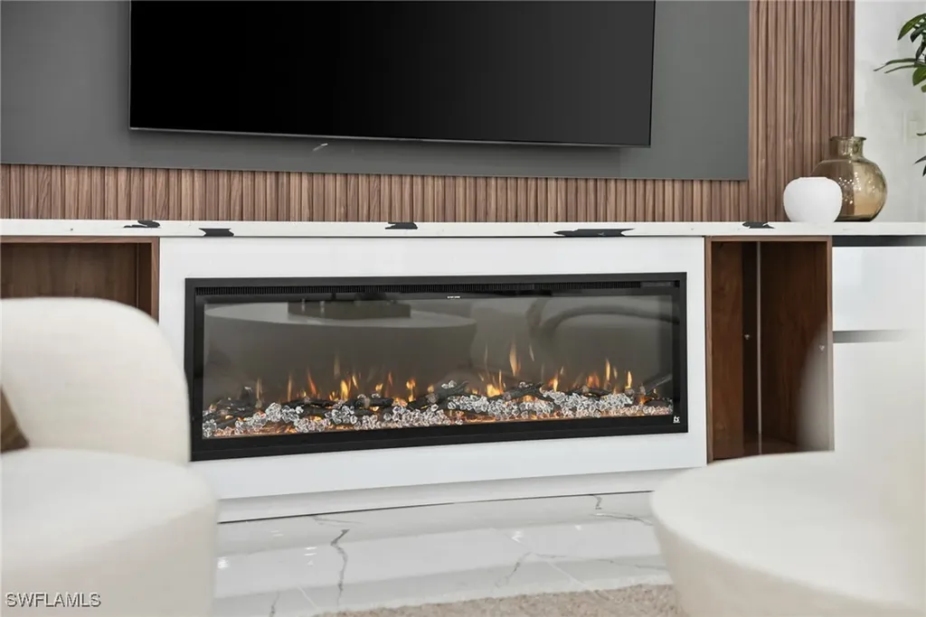 135 7th Street N Naples FL 34102